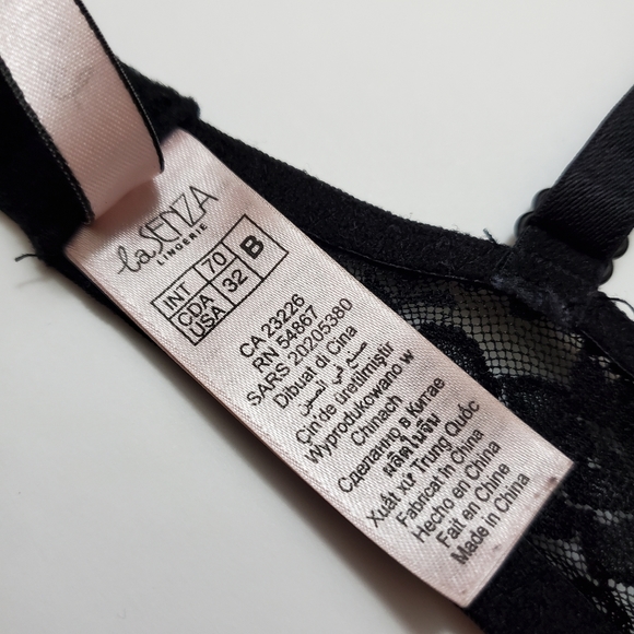 La Senza - Corset style bra - Black and Red lace. Size 32B - Picture 6 of 6